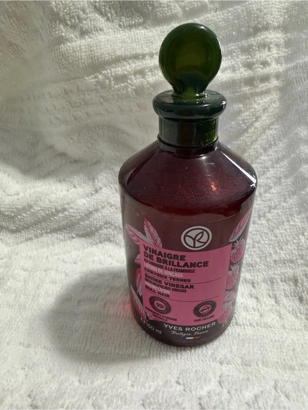 Yves Rocher Shine Vinegar Rinse - Raspberry Pink Bottle